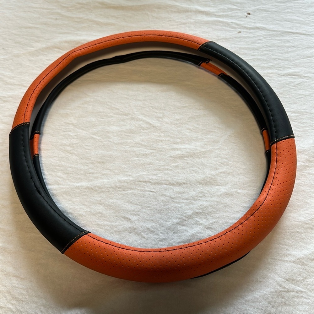 Steering wheel cover